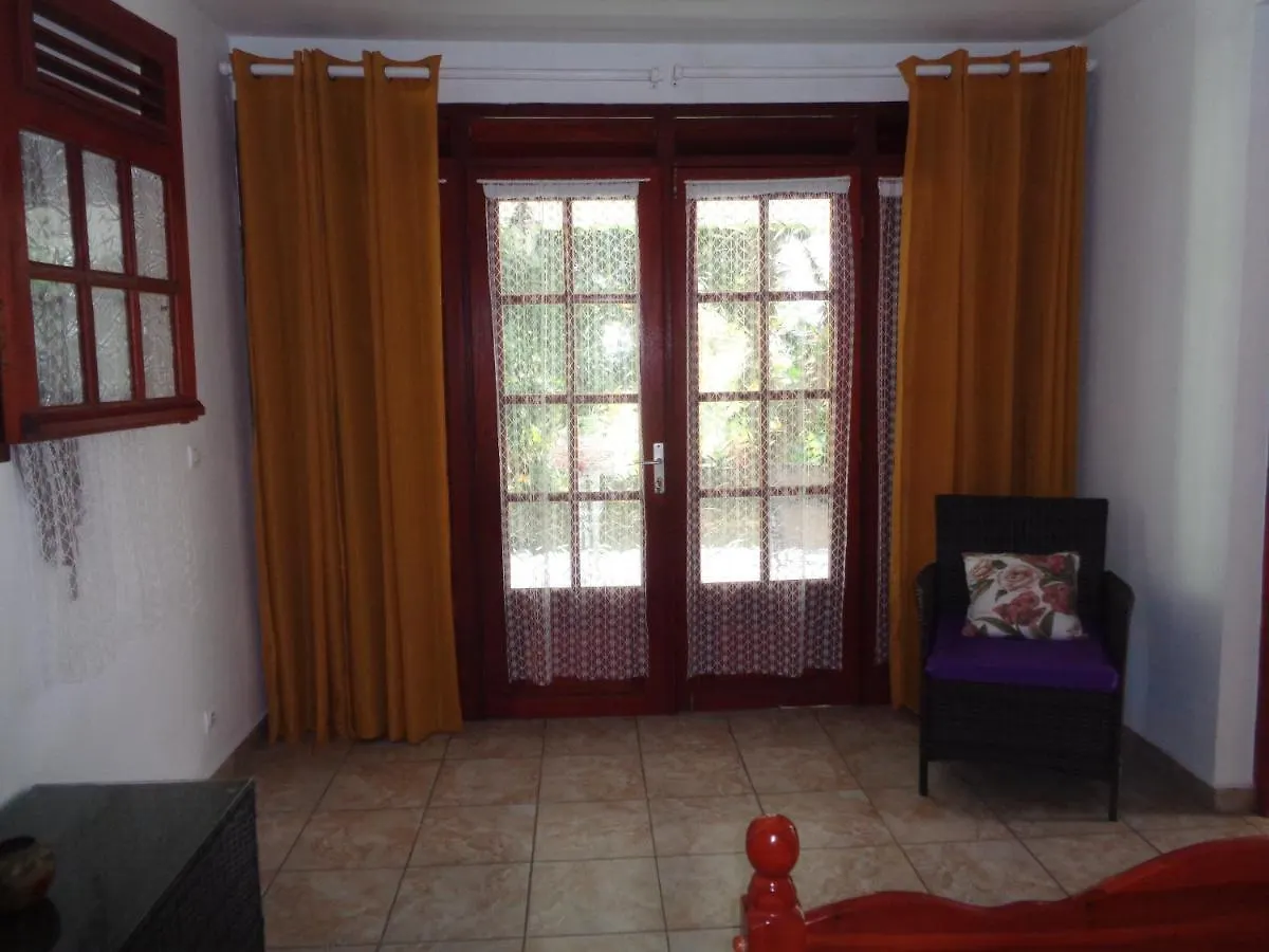 Jardin Bananier Apartment Deshaies 0*,